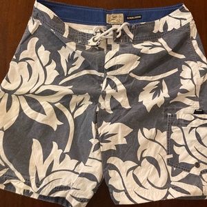 J. Crew Men's Blue/White Floral Boardshort Size 33 Waist